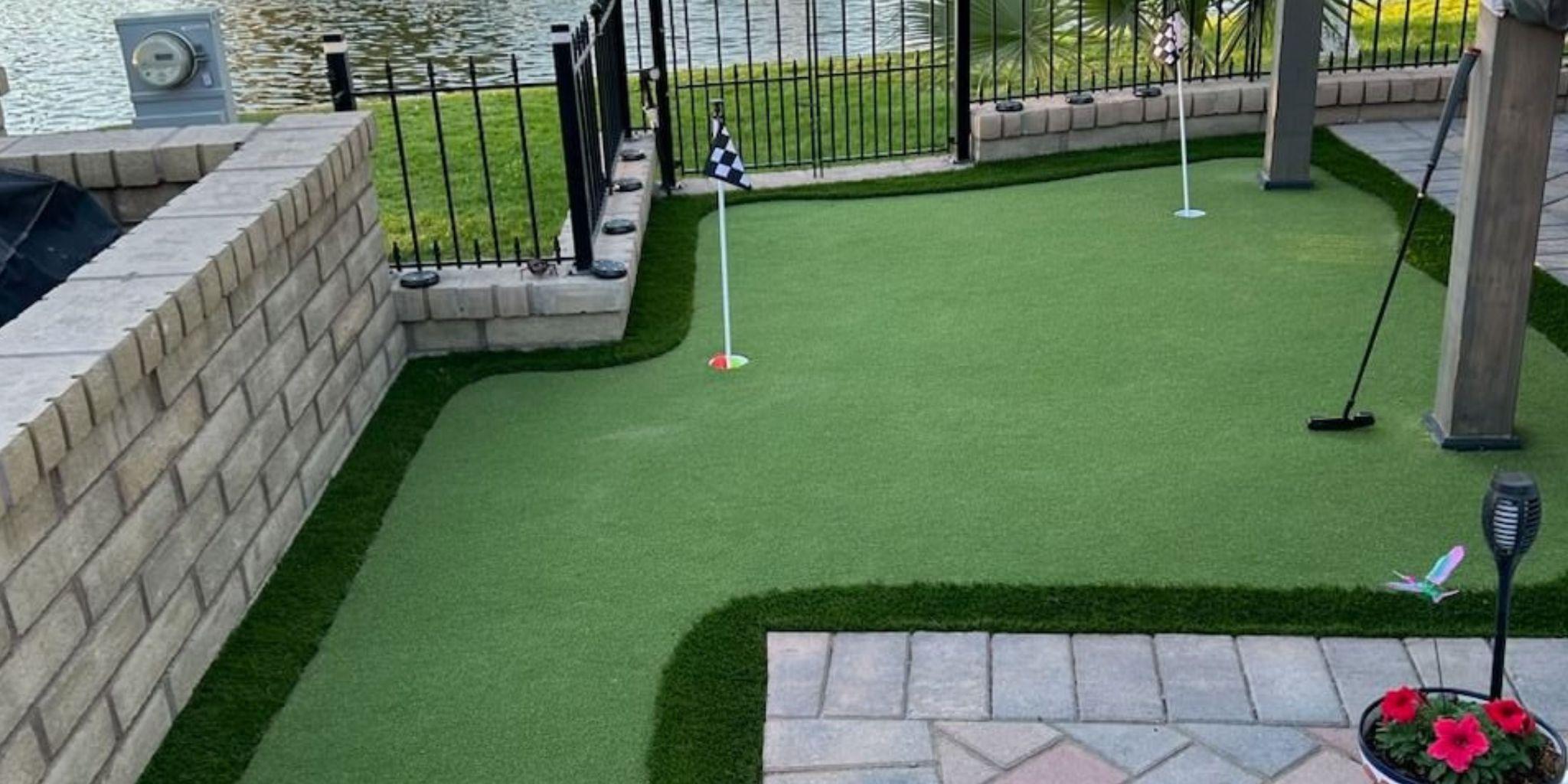 quick-tips-for-picking-the-perfect-artificial-grass-for-holiday-hosting