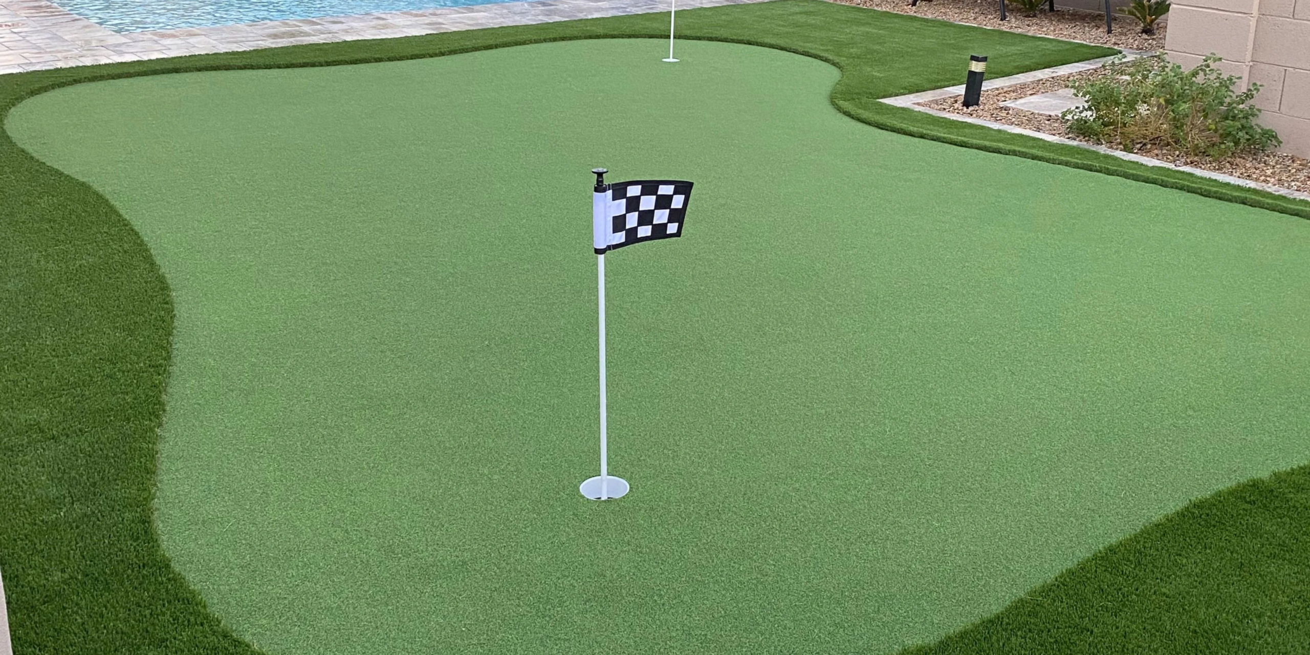 Backyard putting green turf